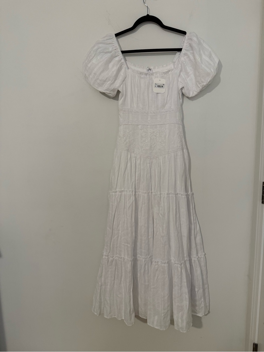 Altar'd State Talla White Puff Sleeve Maxi Dress
